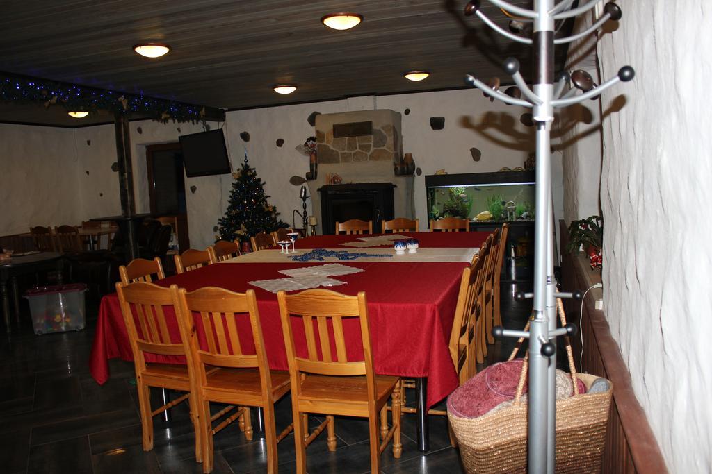 Krapi Guesthouse Treimani Bilik gambar