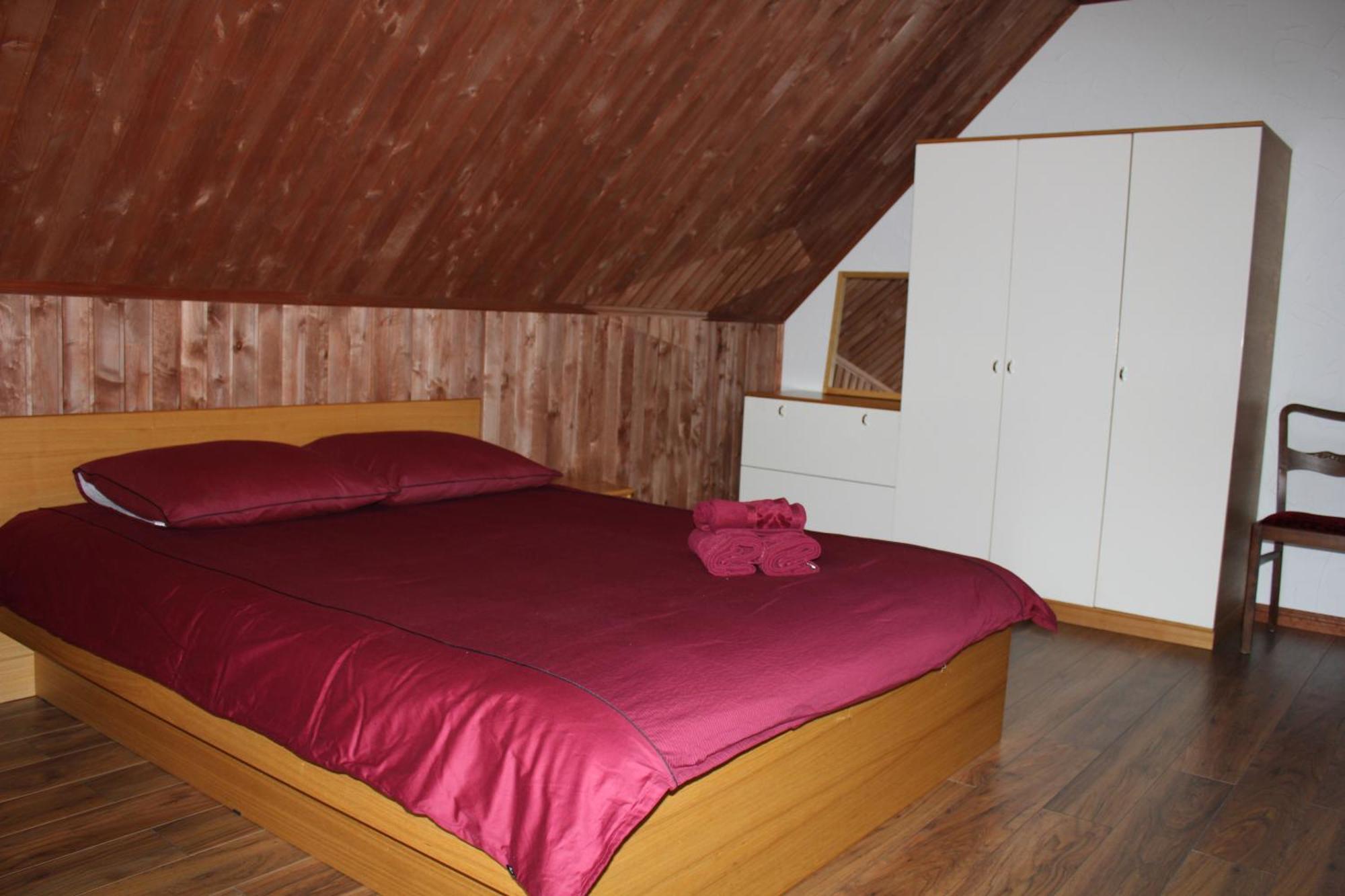 Krapi Guesthouse Treimani Bilik gambar