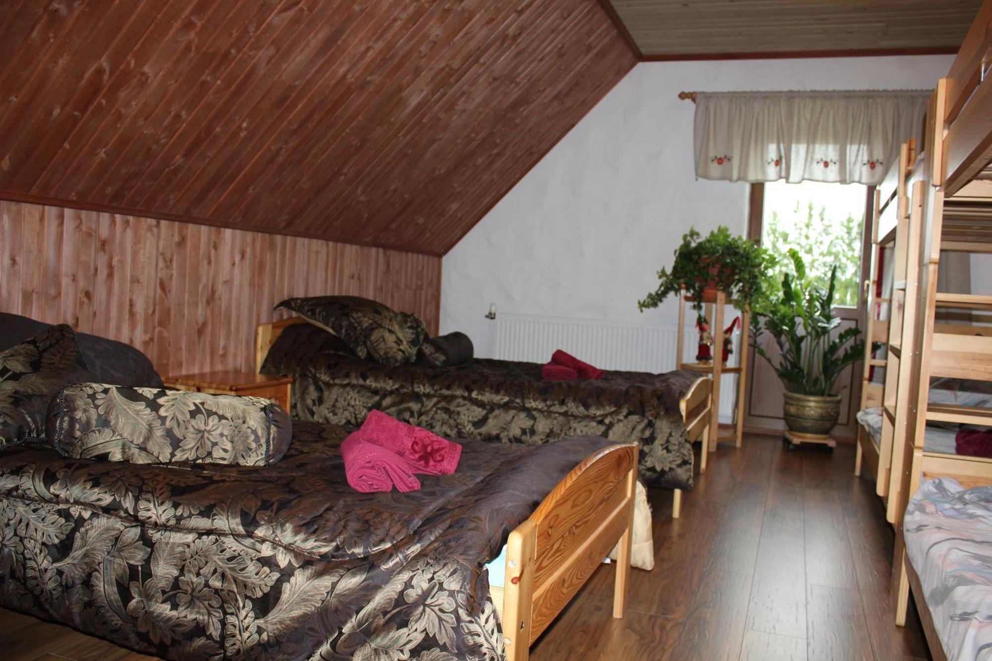 Krapi Guesthouse Treimani Bilik gambar