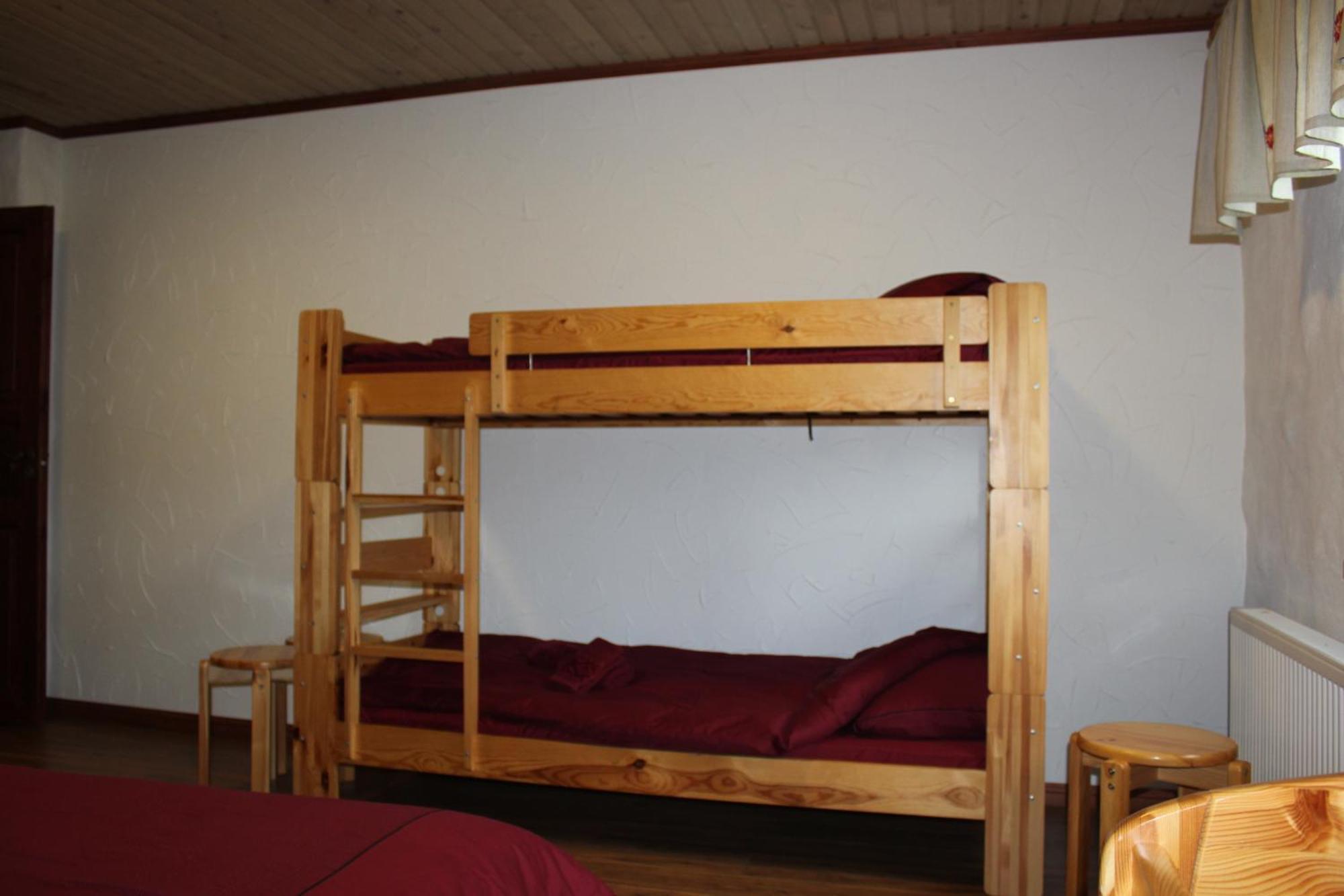 Krapi Guesthouse Treimani Bilik gambar