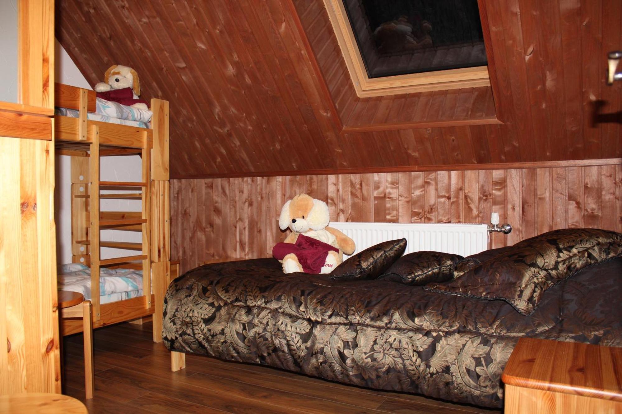Krapi Guesthouse Treimani Bilik gambar