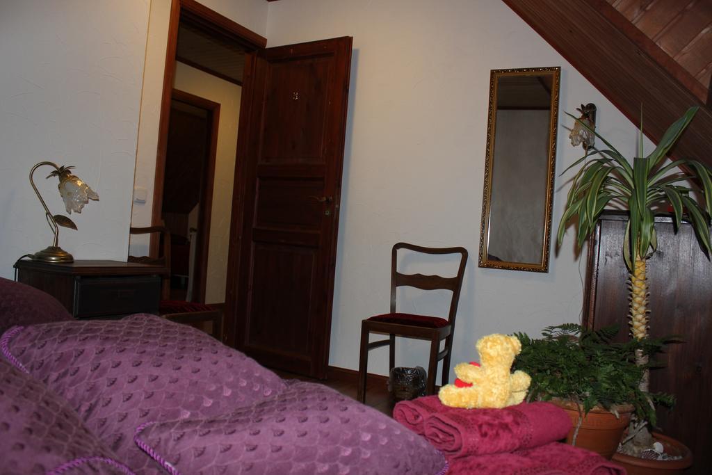 Krapi Guesthouse Treimani Bilik gambar