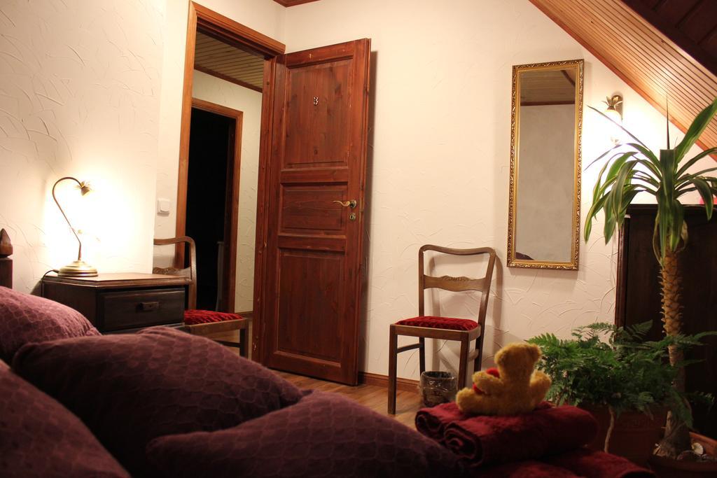 Krapi Guesthouse Treimani Bilik gambar