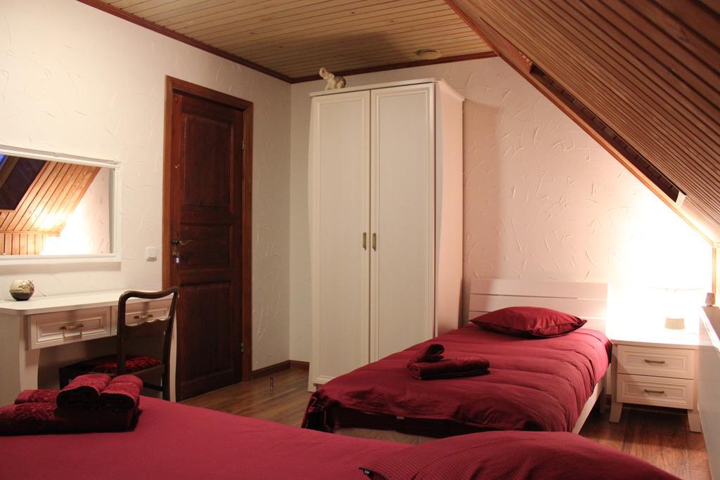 Krapi Guesthouse Treimani Bilik gambar
