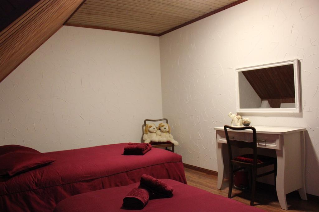 Krapi Guesthouse Treimani Bilik gambar