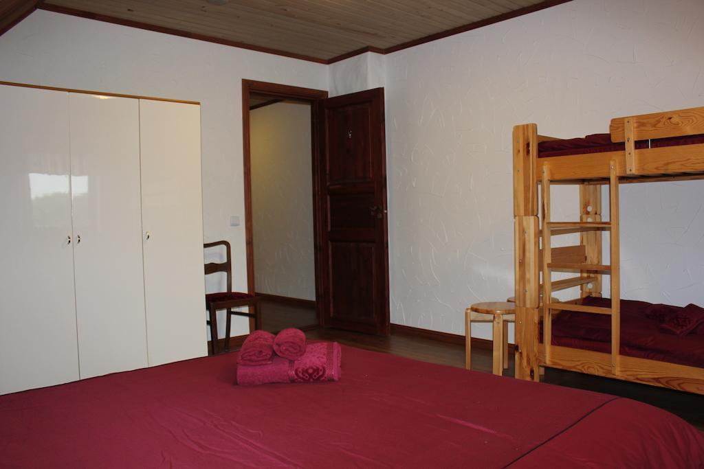 Krapi Guesthouse Treimani Bilik gambar